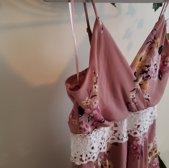 Romper Floral Mauve Pink Crochet Women's Spaghetti Straps Size Medium - Picture 4 of 8